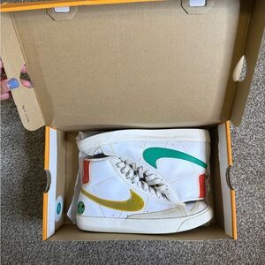 Nike Blazers Mid ‘77 Vintage ‘Rosewell Rayguns’